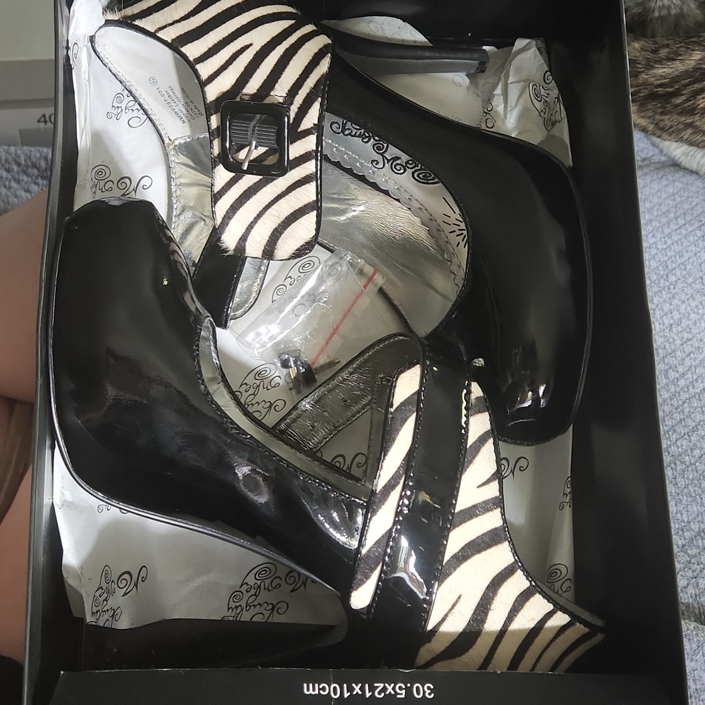 Moving - Picture 3 of 4